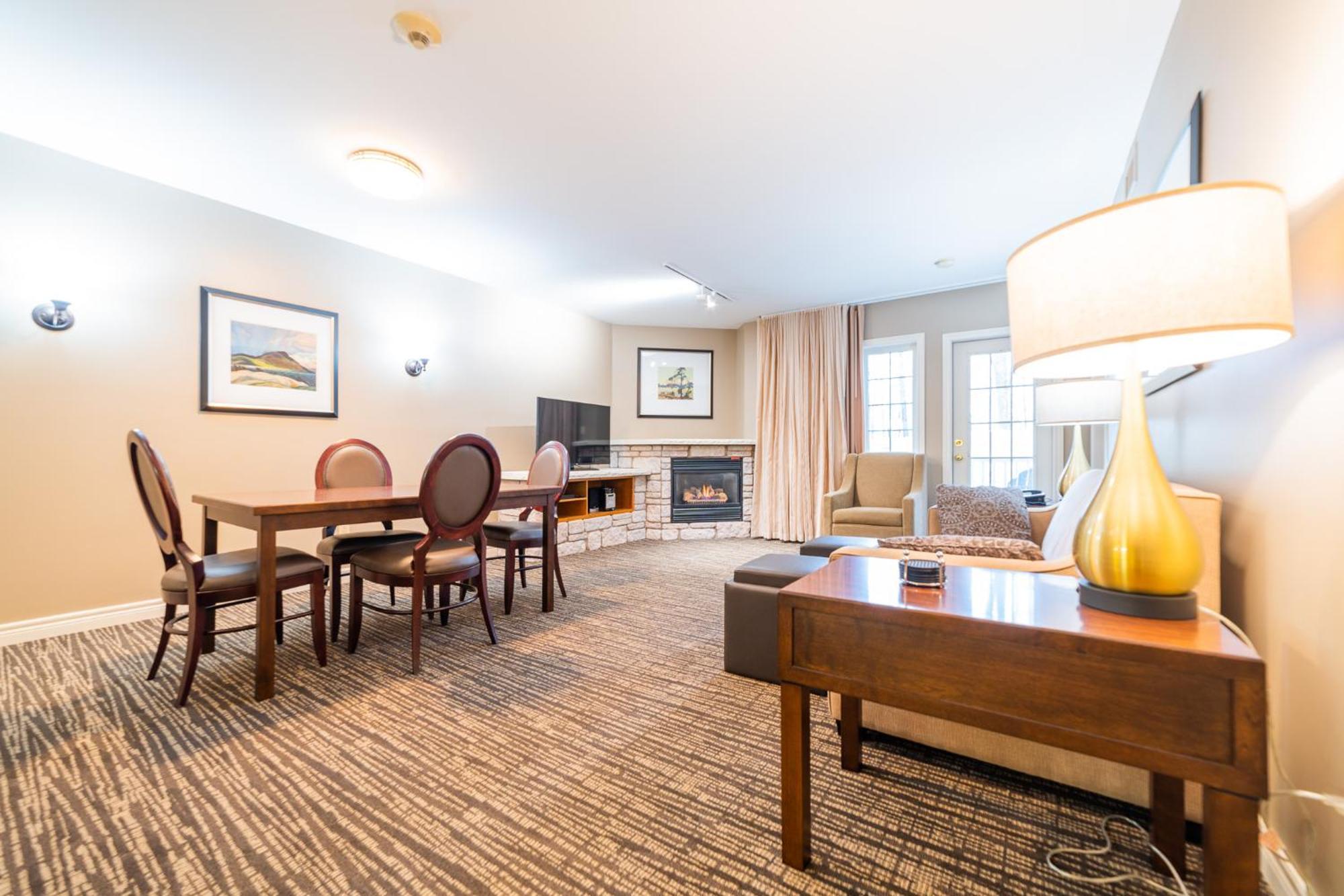 Horseshoe Valley Suites - The Aurora Shanty Bay Exteriör bild
